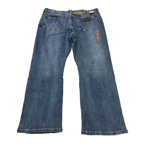 Wrangler Retro Relaxed Boot Cut Jeans Men's 38x30 Blue 5 Pocket Stretch Denim - Picture 3 of 13